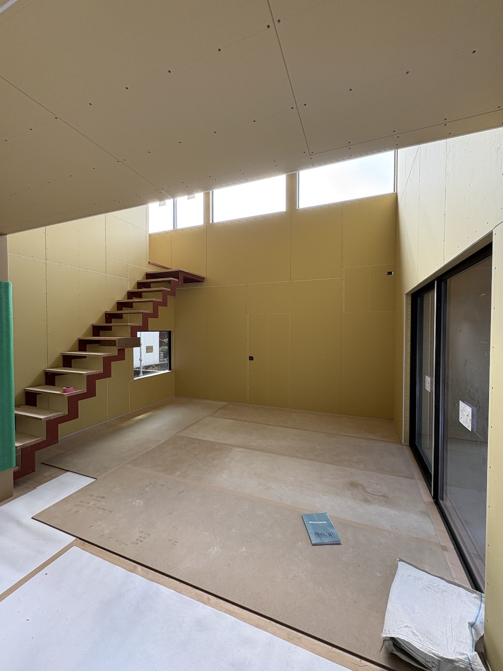 ボード貼り作業が終わりました！