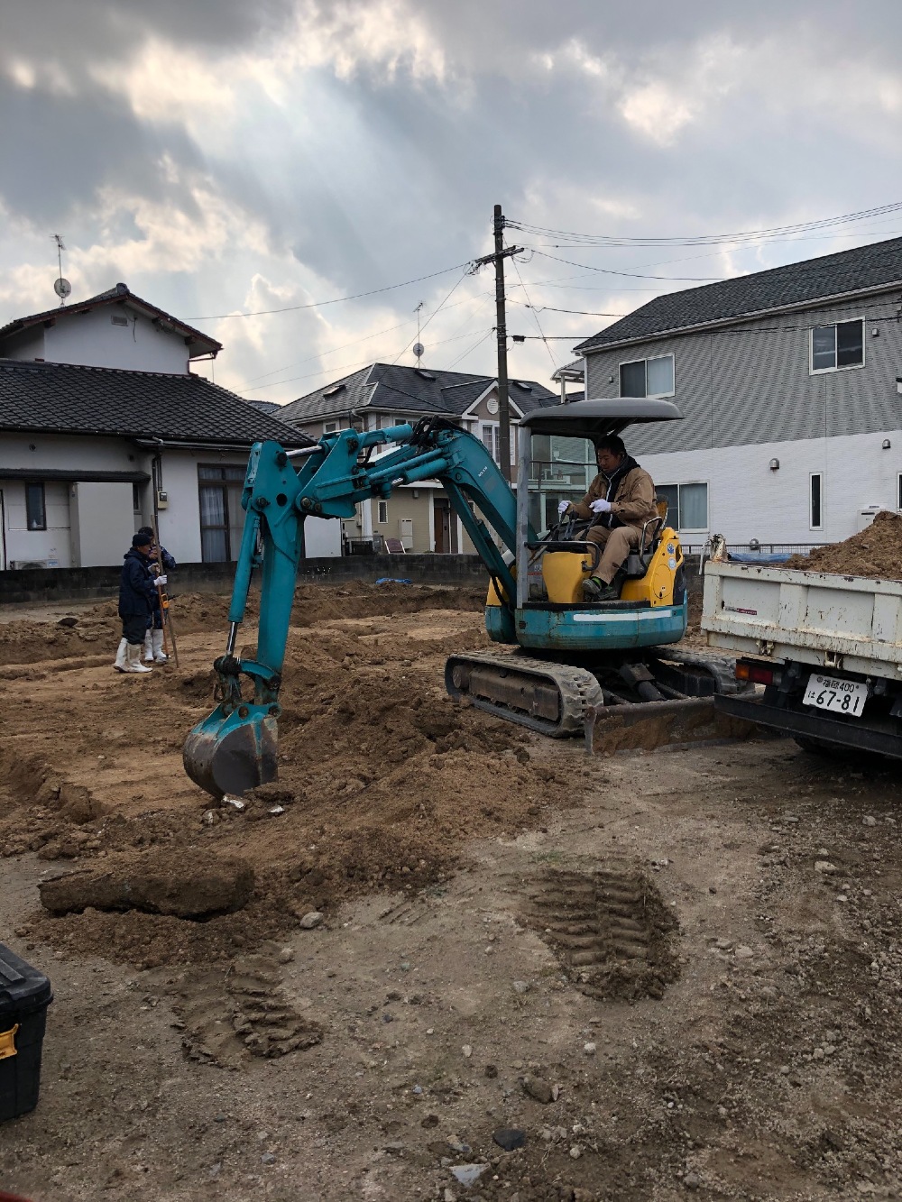 基礎工事開始〜