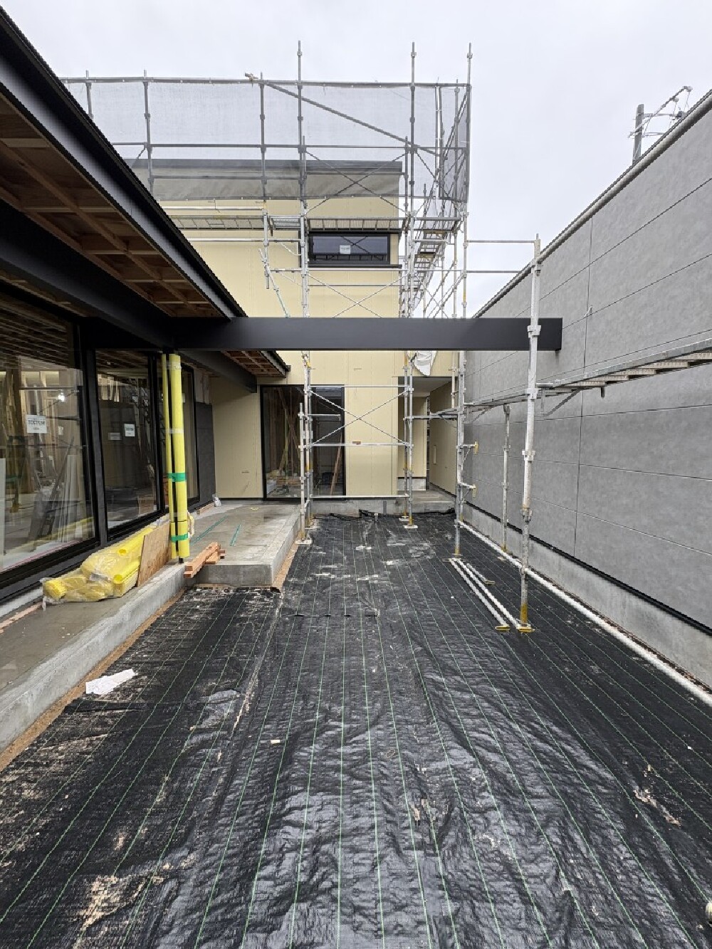 外壁工事が進んでいます