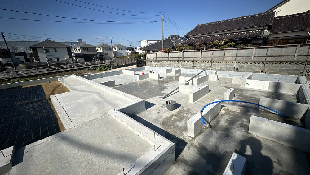 基礎完成と清掃