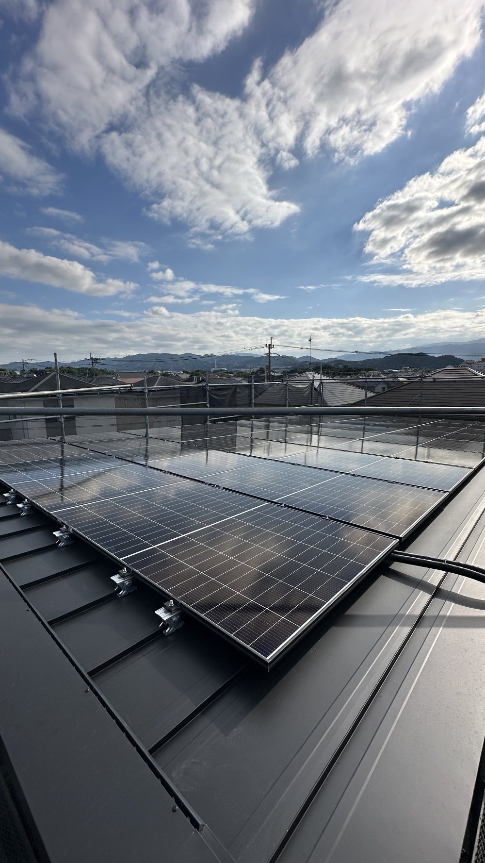 太陽光パネルの設置が完了！