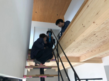階段手すり取り付け
