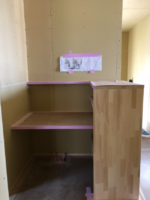 ホールの洗面台（建築途中）