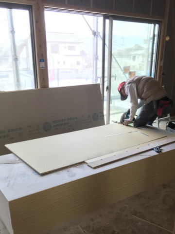 室内ボード貼り