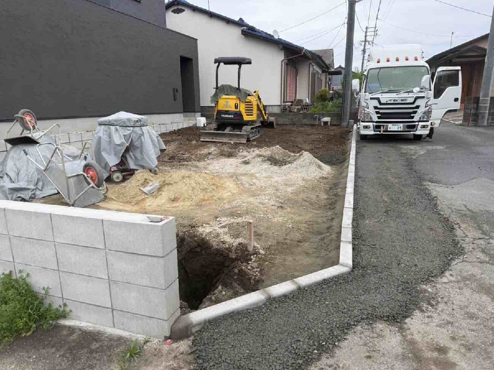 外構工事が進んでいます。
