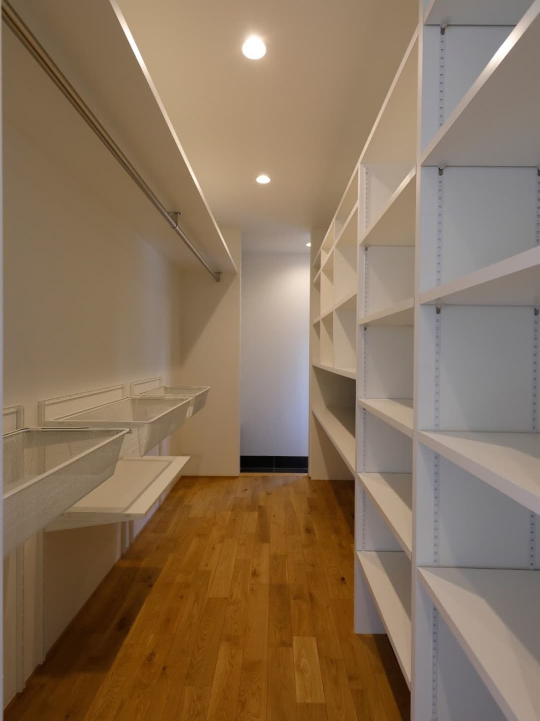 玄関脇のクローク